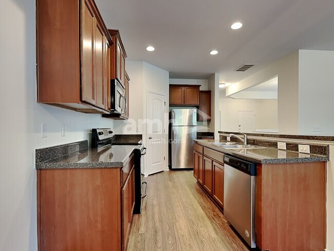 Foto del edificio - 4483 Middletown Dr