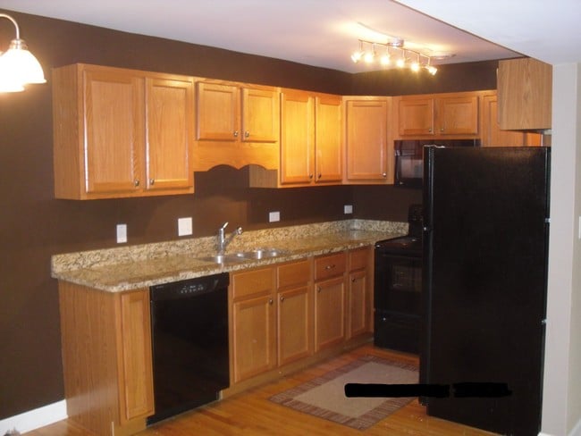 Building Photo - 5641 Circle Dr