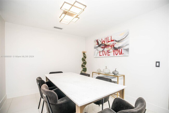Foto del edificio - 2950 NE 188th St