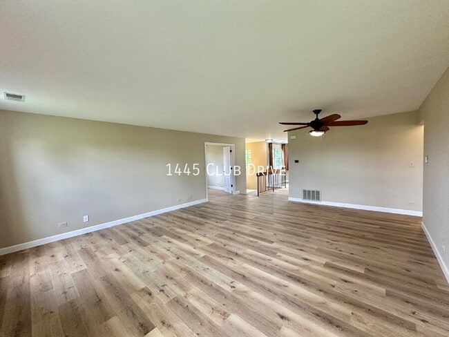 Building Photo - 1445 Club Dr