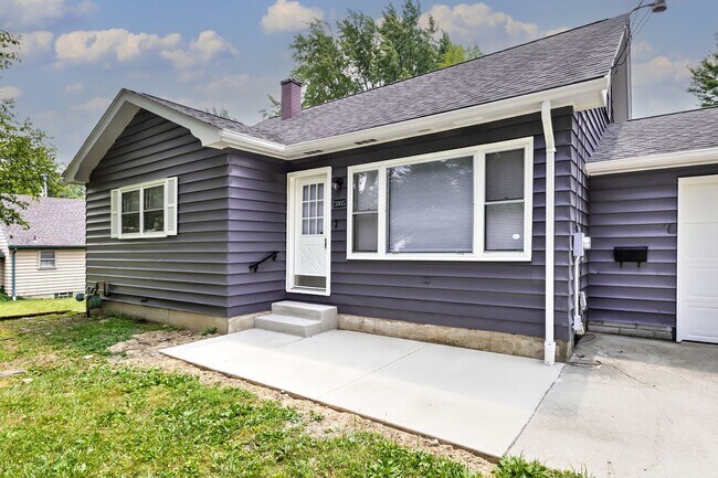 Building Photo - Charming 3-Bedroom Rental Home in Austintown