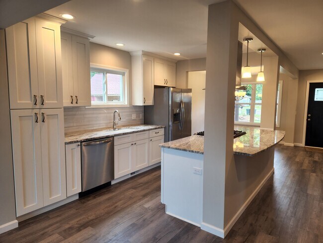 Kitchen - 2545 N Duck Lake Rd