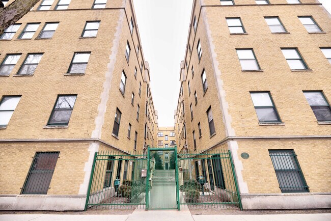 Building Photo - South Shore Unit Available Now