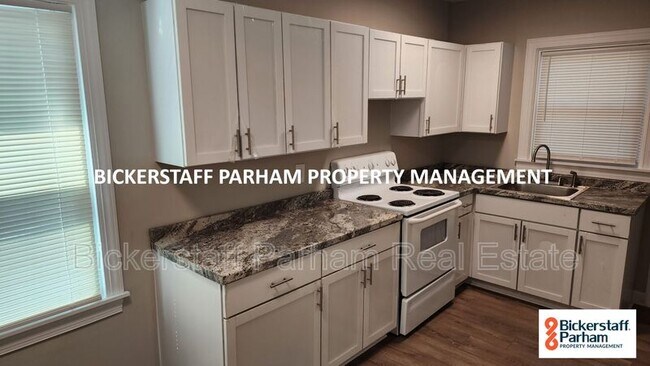 Foto del edificio - 3923 Trask Dr