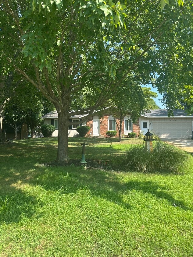 Primary Photo - 2973 Memorial Dr
