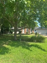 Building Photo - 2973 Memorial Dr