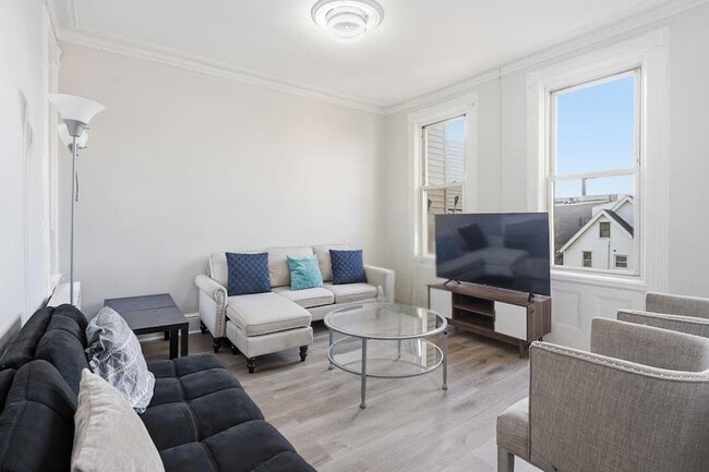 Photo - 335 47th St Townhome