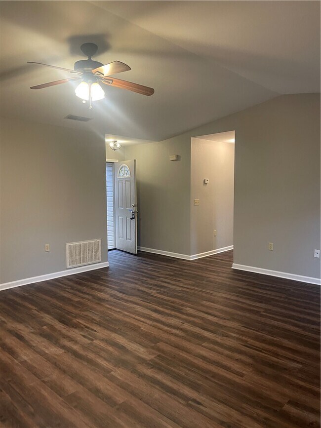 Foto del edificio - 2841 N Sunny Ln