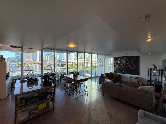 Foto del edificio - 185 SW 7th St