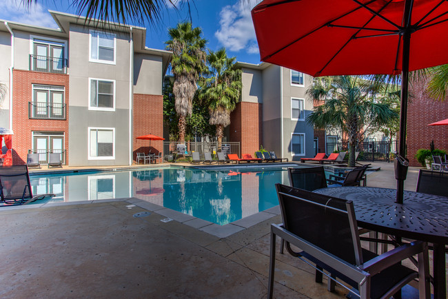 Campus Crossings on Highland Apartments - Baton Rouge, LA | Apartments.com