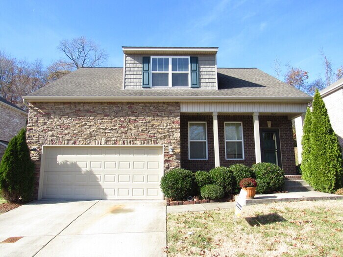 Primary Photo - Delvin Downs 4 bedroom 2.5 bathroom w/ 2 c...