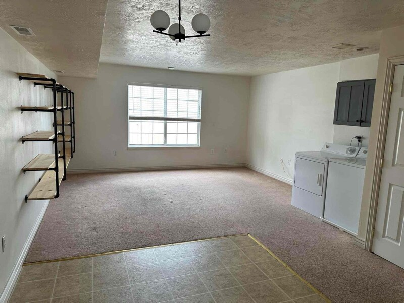 Foto principal - 883 S 5th St W