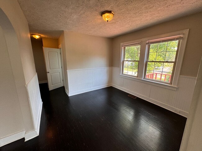 Foto del edificio - Charming Three bedroom, one bath house!