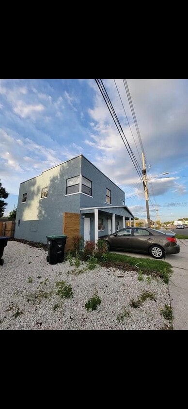 Foto principal - 4101 Columbia St