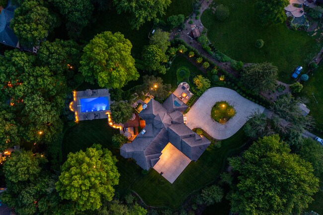 Foto del edificio - 1091 Johnson Dr