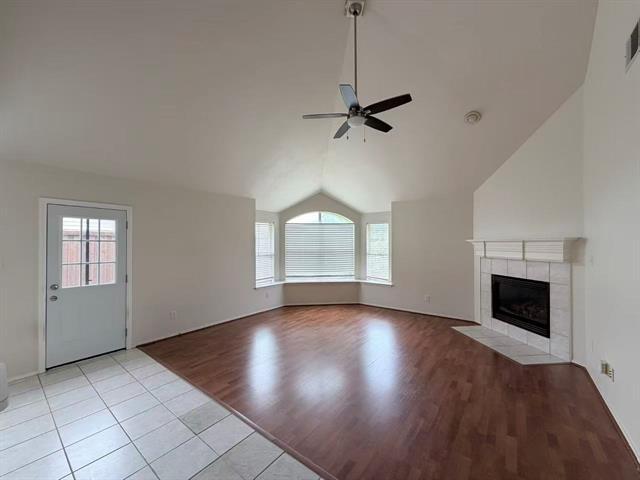 Foto del edificio - 8240 Spring Ridge Dr