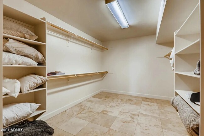 Foto del edificio - 77 E Missouri Ave