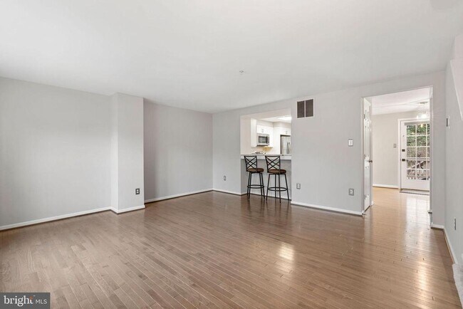 Foto del edificio - 2423 Bolton Ln