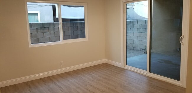 Building Photo - 2042 Evergreen St