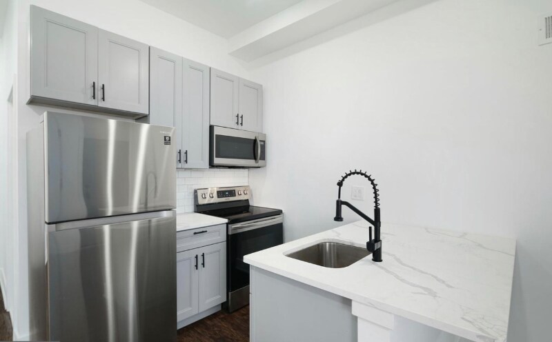 Primary Photo - 3213 W Susquehanna Ave