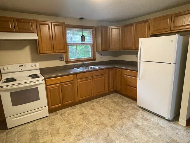 Kitchen - 18 Dale Ave