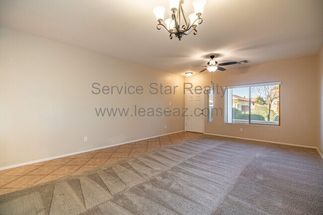 Foto del edificio - 14647 W Gelding Dr