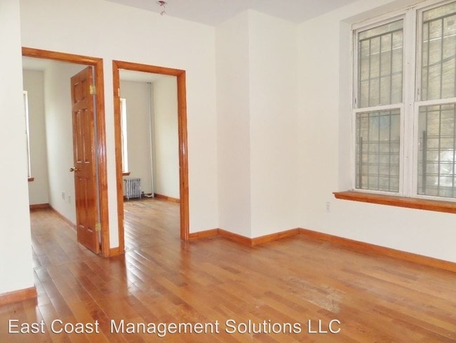 Building Photo - 304 Tompkins Ave