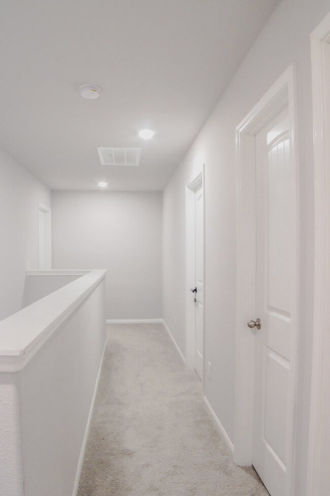 Building Photo - 228 S Algeria St