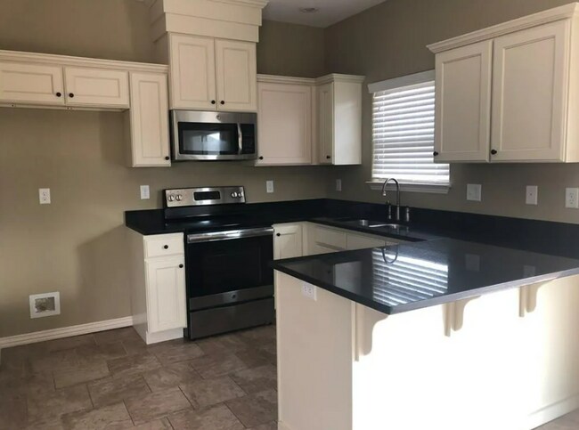 Foto del edificio - 4856 Castlewood Ln