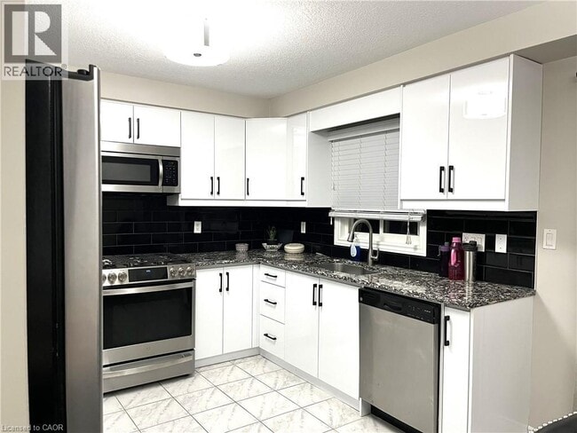 Building Photo - 750 Lawrence St