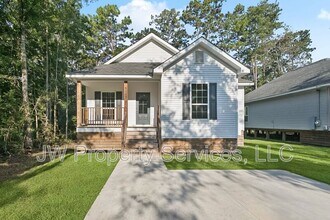 Building Photo - 4247 Holly Dr