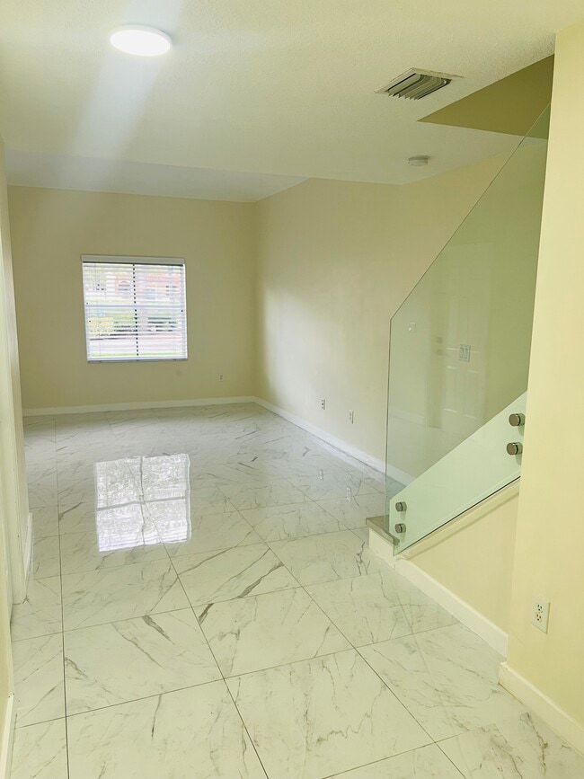 Building Photo - 4950 White Mangrove Way E