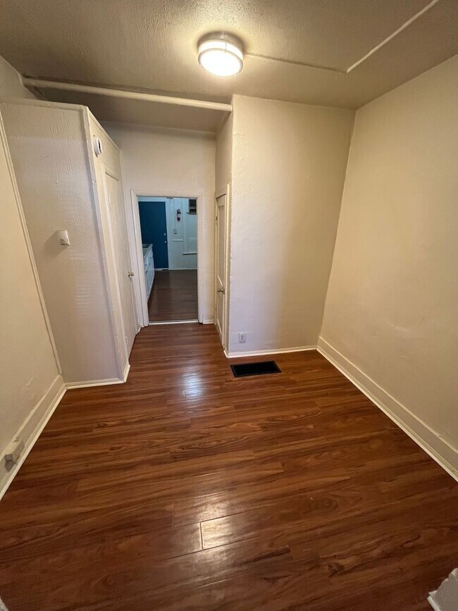 Foto del edificio - 3748 N Mariposa Street