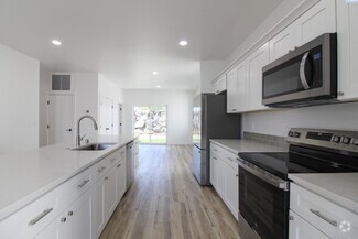 Building Photo - 449 War Room Ct