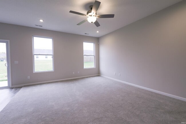 Building Photo - 3589 Canal Square Dr