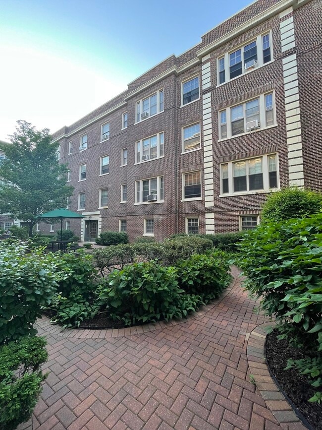 429 N Lombard Ave Unit 1, Oak Park, IL 60302 Apartment for Rent in