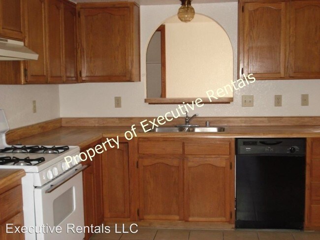 Foto del edificio - 3 br, 3 bath House - 5005 Las Alturas