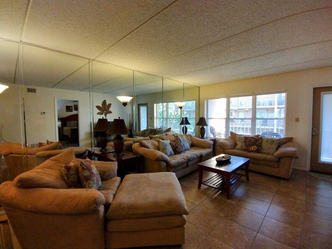 Primary Photo - 2401 Gulf Blvd