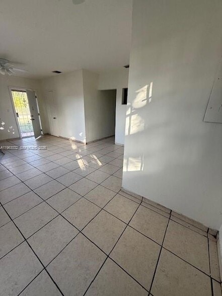 Foto del edificio - 14620 Monroe St