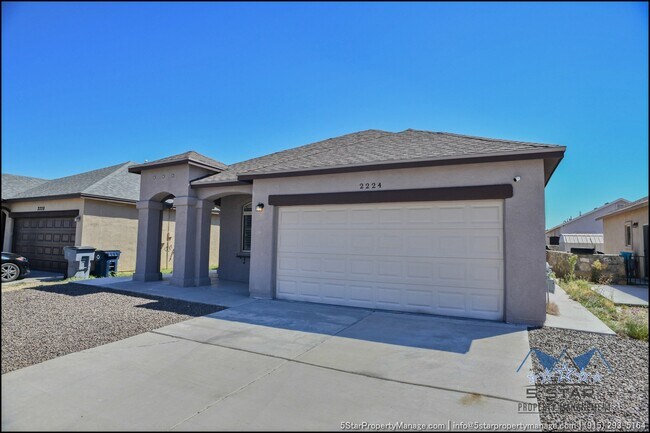Building Photo - 2224 Honour Point Pl