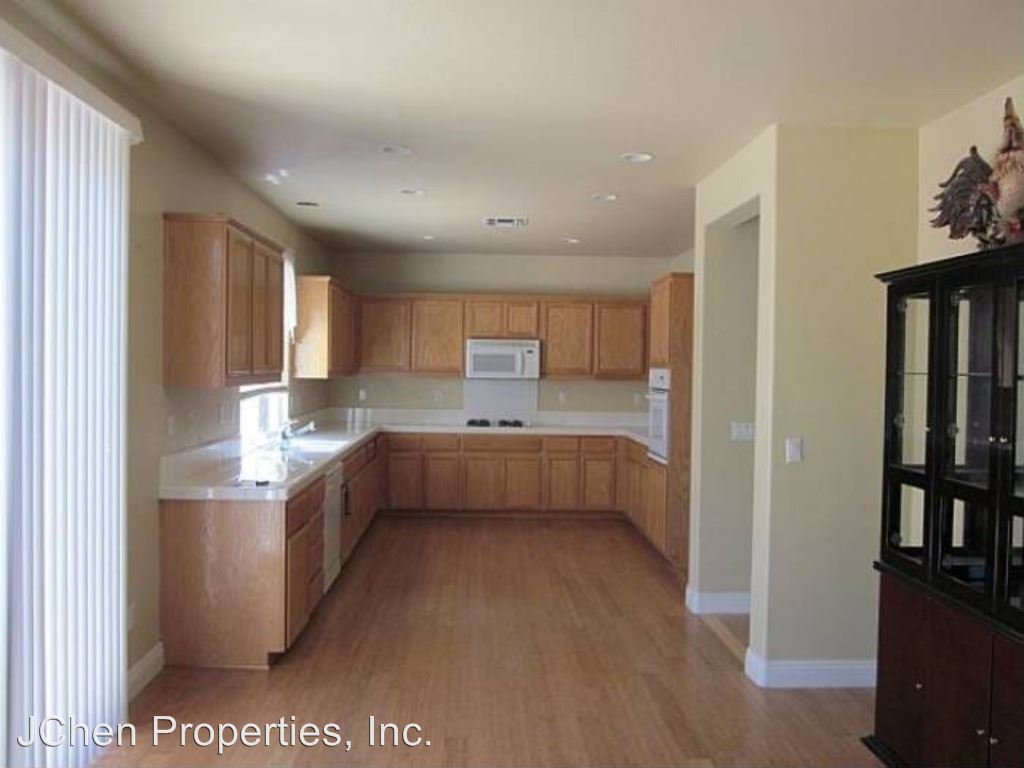Building Photo - 2140 Gibralter Ct