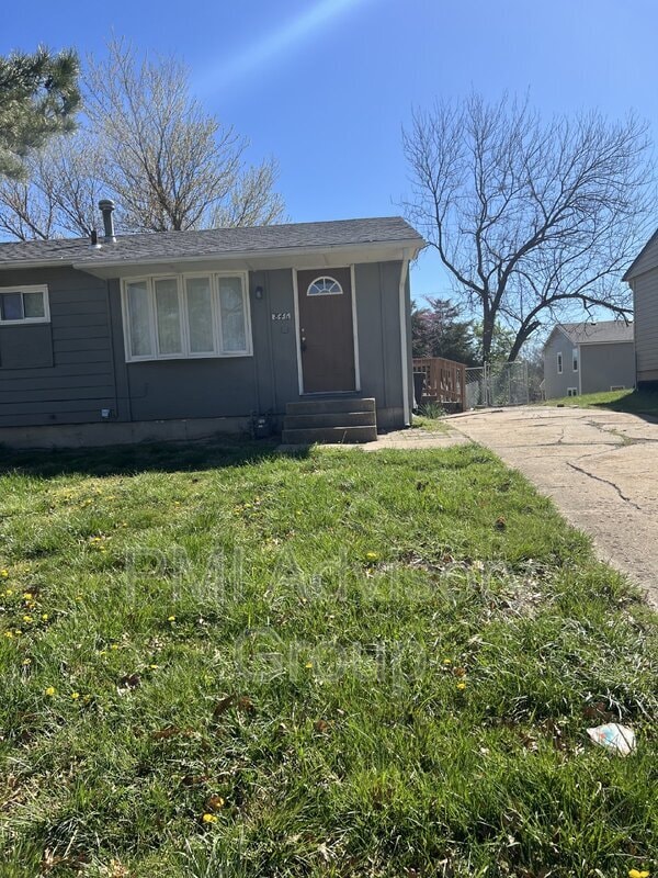 846 SE Eastgate Dr, Topeka, KS 66607 House Rental in Topeka, KS