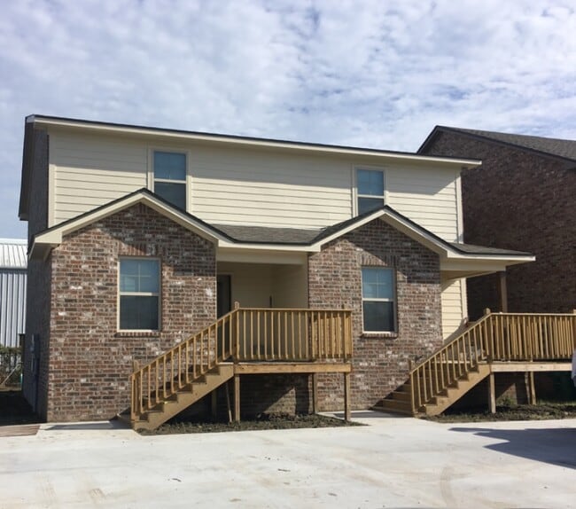 Building Photo - 1307 Oil Center Dr