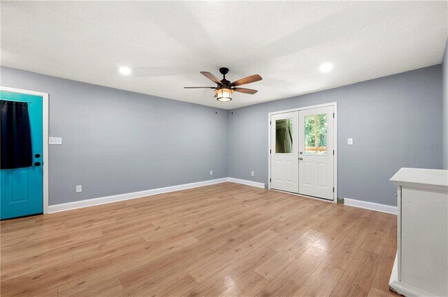 Foto del edificio - 6708 Baynes Hill Cir