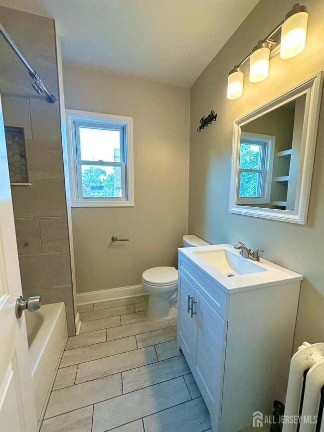 Building Photo - 53 Thornall St