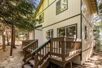 Building Photo - 1005 Chillon Dr