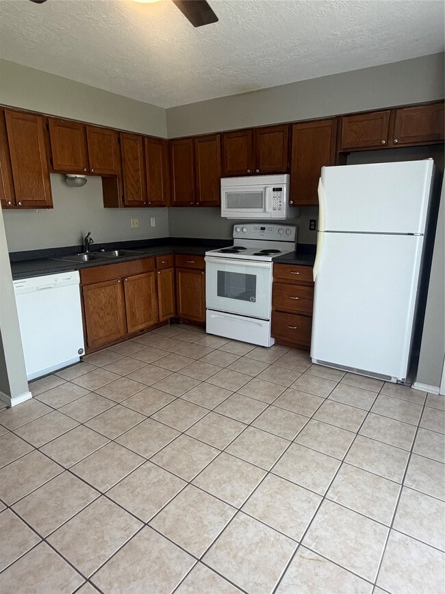 Building Photo - 2521 Crosstimbers Dr