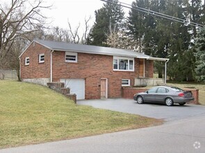 Building Photo - 127 Clemens Ln