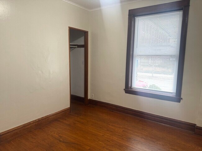 Foto del edificio - 2158 N Hamlin Ave