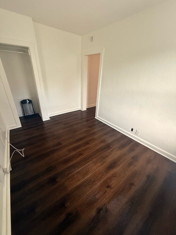 Foto del edificio - 1131 Queen St N